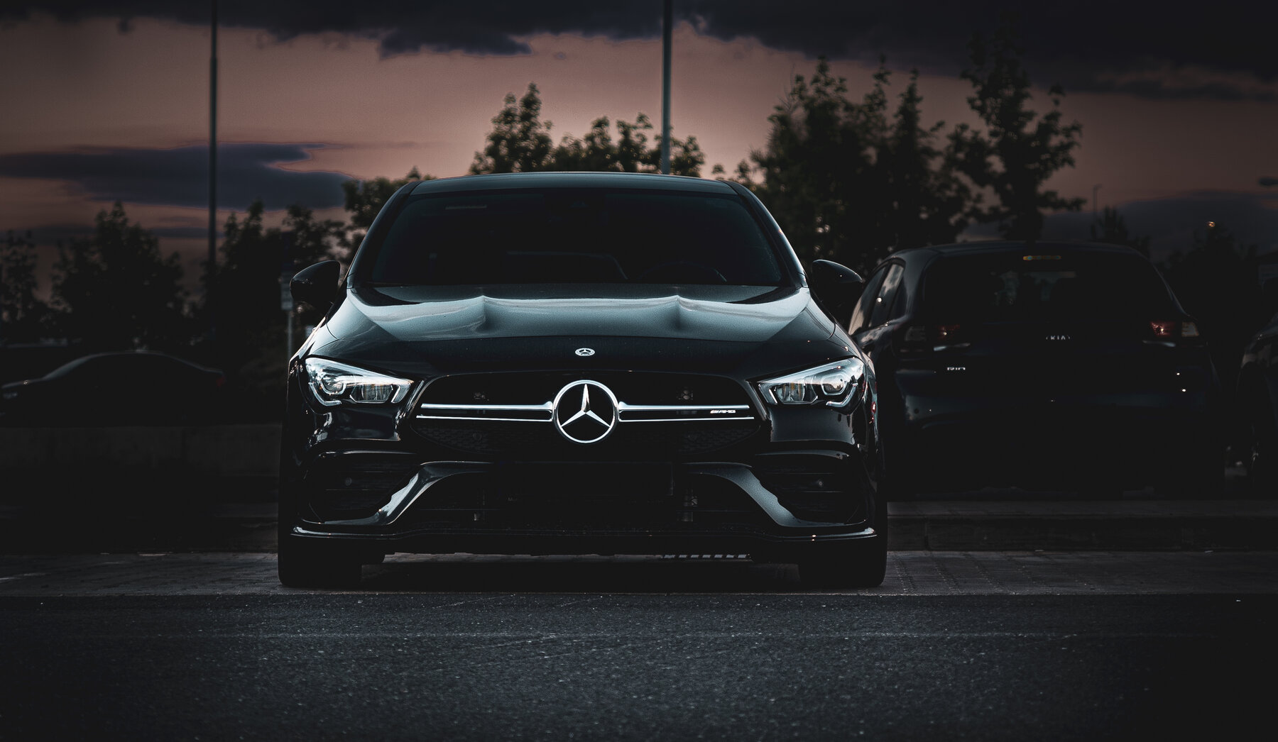 Automobil